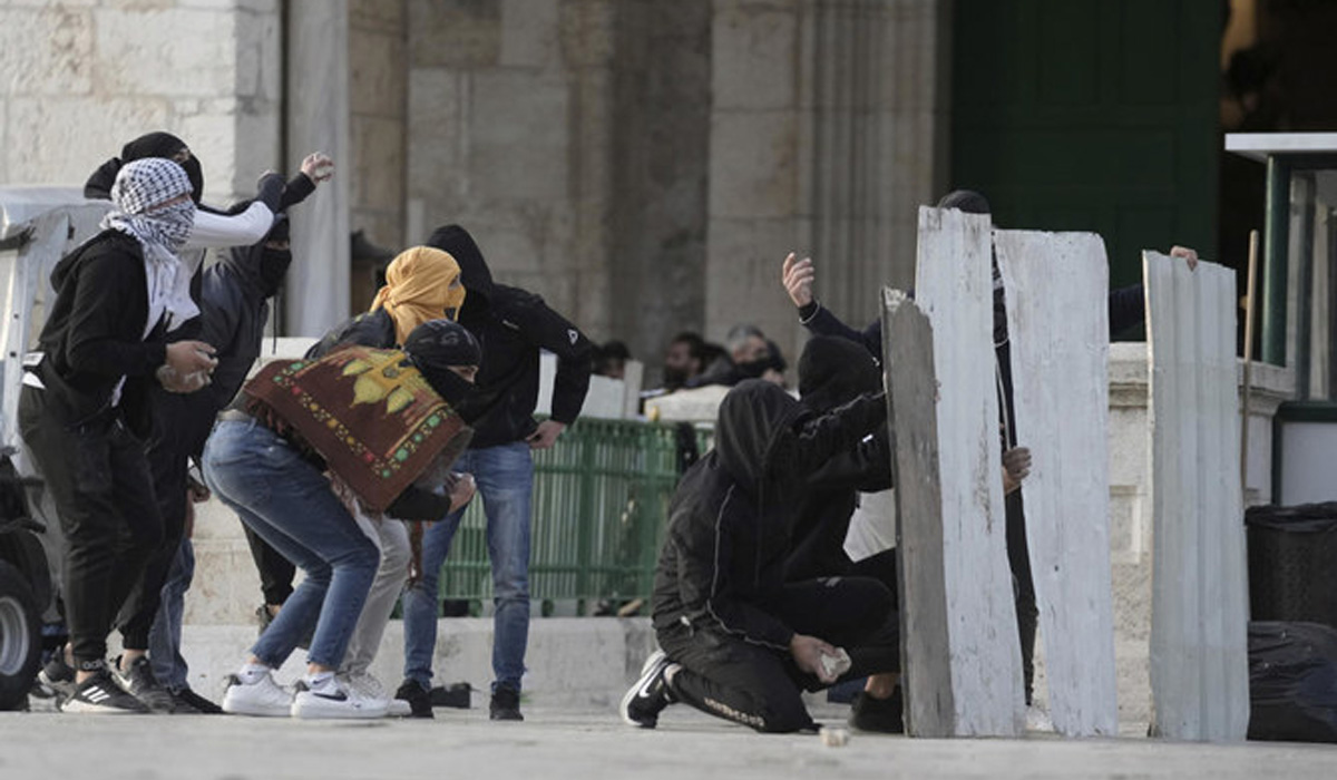 Palestinian youths hurled stones toward police